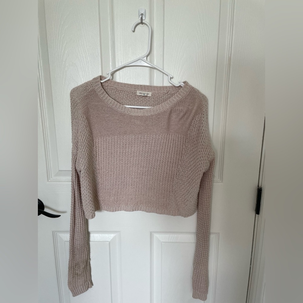 Urban Outfitters cropped sweater - xs